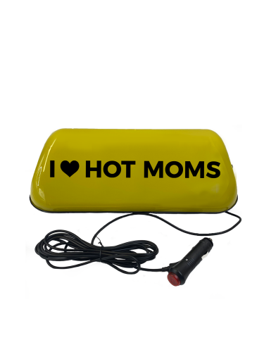HOT MOMS PRZÓD.png