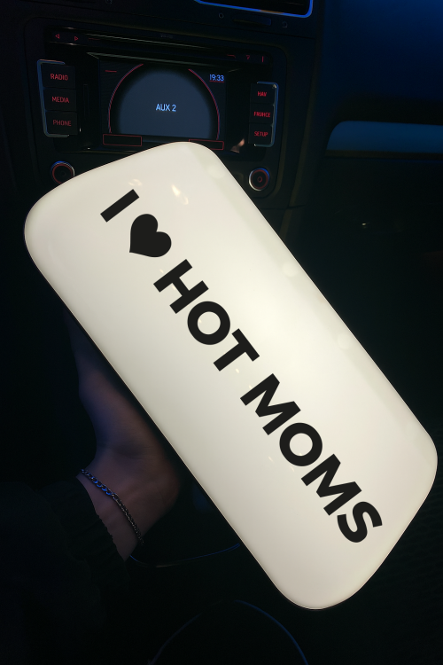 moms4.png